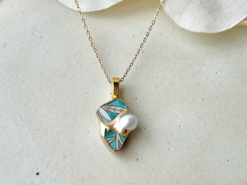 有田焼　金継ぎ　ネックレス　サージカルステンレスチェーン　アレルギー対応　18K　緑　リーフ柄　淡水パール　天然石　伝統工芸　No.291 - 項鍊 - 陶 綠色