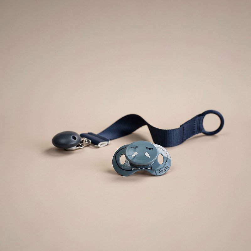スウェーデンのファッションおしゃぶりセット（おしゃぶり+クリップ）-Dumbo Humble Hugo - 哺乳瓶・おしゃぶり - シリコン ブルー