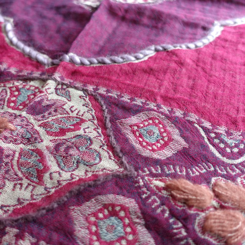 【Off-season sale】手工刺繡・水煮羊毛披肩圍巾・居家掛毯 - 圍巾/披肩 - 羊毛 紫色