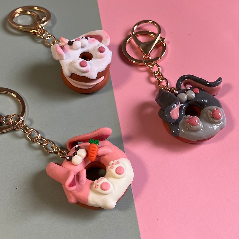 |可客製| 手作軟陶可愛甜甜圈兔子鑰匙圈 - 鑰匙圈/鑰匙包 - 陶 