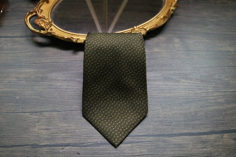 橄欖綠細紋真絲領帶/百搭型男商務好物推薦 - 領呔/呔夾 - 絲．絹 