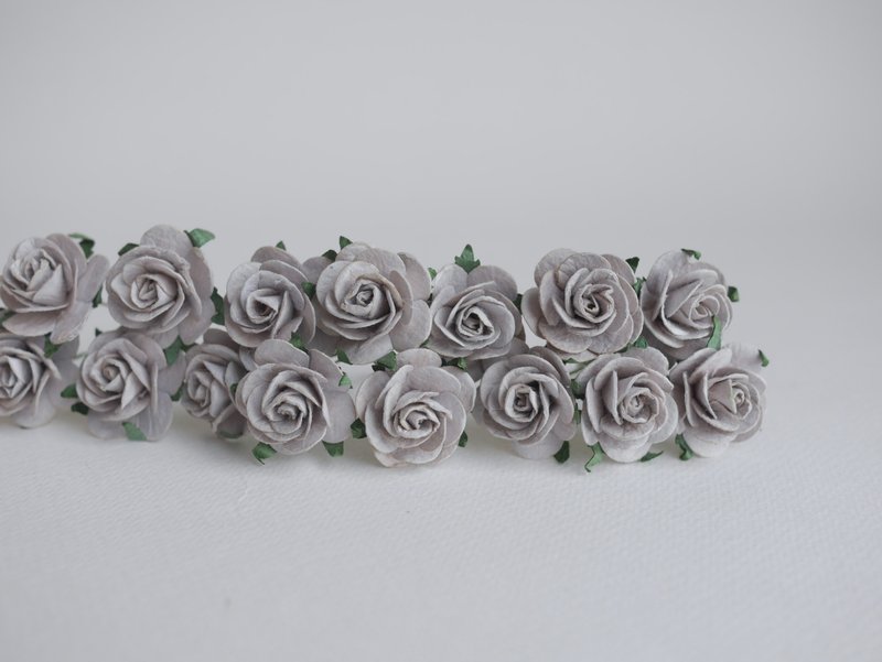 Paper flowers, DIY supplies, centerpiece roses50 pieces size 2.5 cm. gray color. - 其他 - 紙 灰色