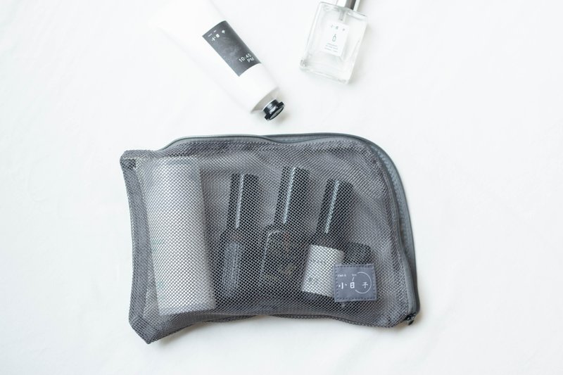 Storage combination (classification bag + mesh bag) | Little Days - Toiletry Bags & Pouches - Other Materials White