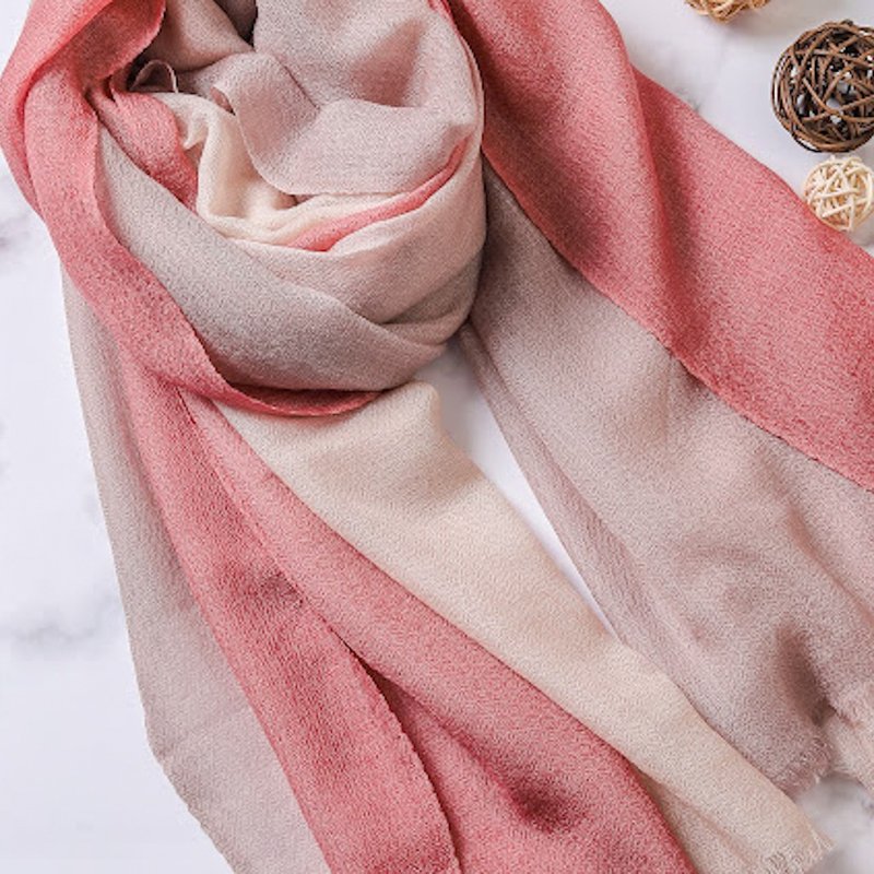 Cashmere cashmere scarf/shawl gradient ring velvet rose ebony suitable for all seasons - Knit Scarves & Wraps - Wool Pink