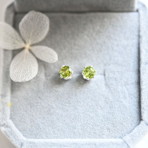 ralulushu 幸せ、夫婦間の愛、平和 ペリドットのスタッドピアス イヤリング 4mm 8月誕生石