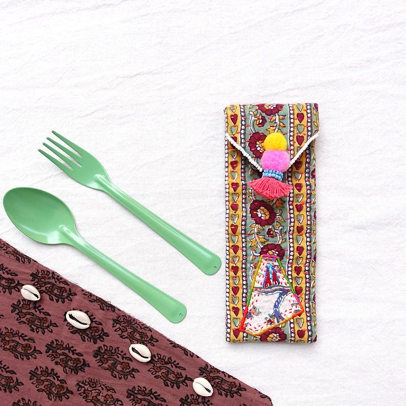 DUNIA world manufacture / Kantha Dreams / hand-stitched embroidery cutlery set - hand stitched embroidery cutlery set #green - Cutlery & Flatware - Cotton & Hemp Green