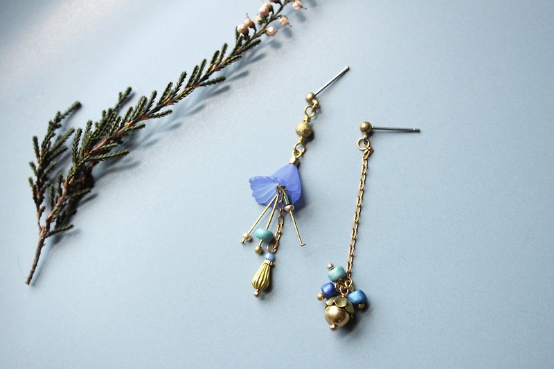 Fuchsia - earring  clip-on earring - ต่างหู - แก้ว สีน้ำเงิน