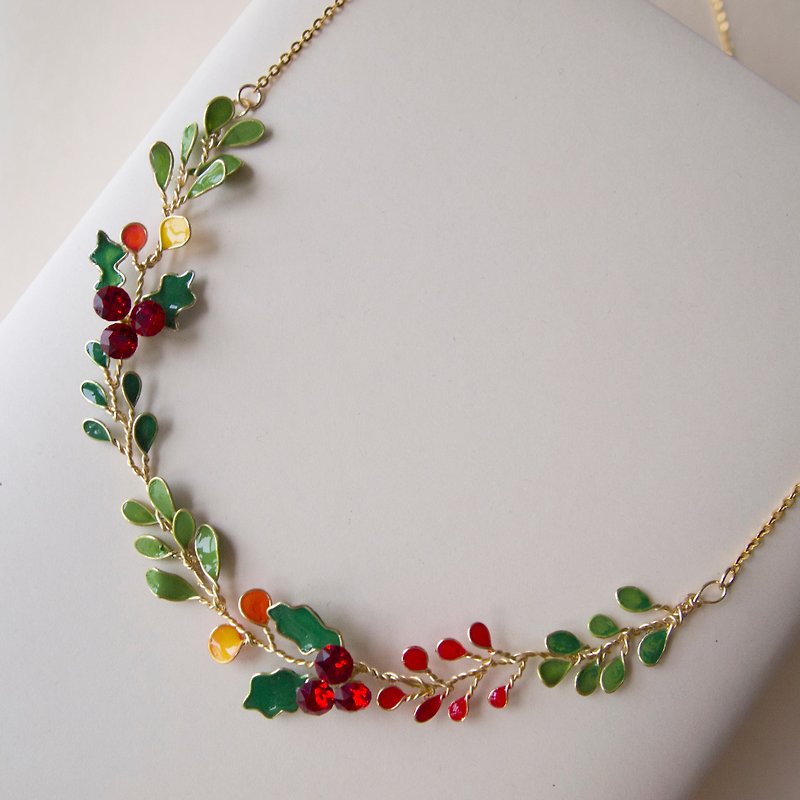 Aramore Christmas Swarovski Stone Necklace - สร้อยคอ - วัสดุอื่นๆ หลากหลายสี