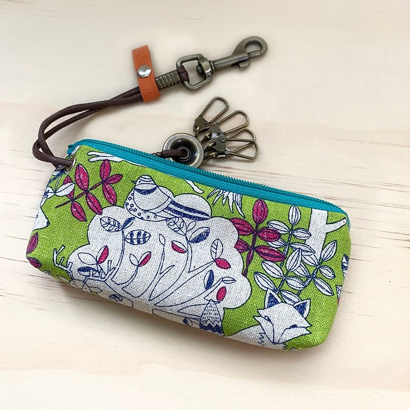 Zipper key case (animal forest-green) Japanese cloth made to order* - Keychains - Cotton & Hemp Green