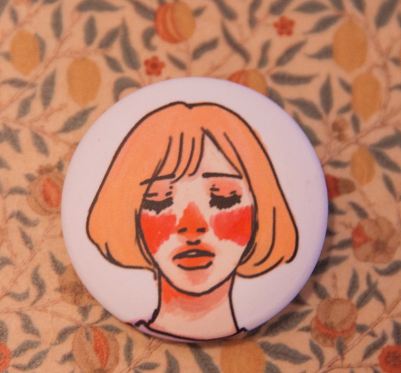 Marmalade Girl Button - เข็มกลัด - พลาสติก สีส้ม