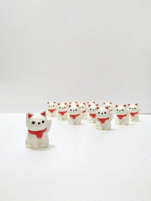 招き猫　ホワイト消しゴム 