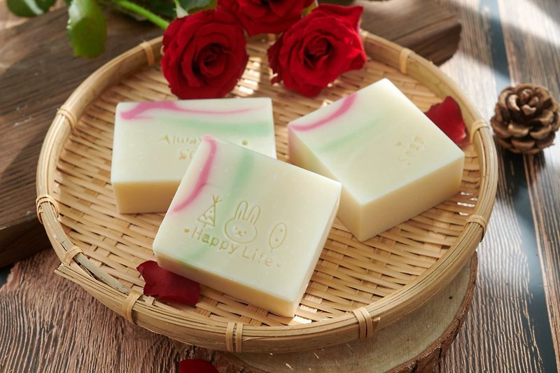 rose soap - ผลิตภัณฑ์ทำความสะอาดหน้า - พืช/ดอกไม้ สึชมพู