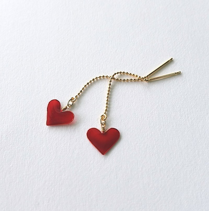 mini heart pierced earrings or clip-on earrings red - ต่างหู - เรซิน สีแดง