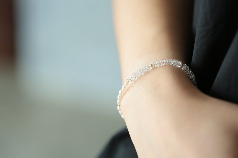 Rice-grain pearl disc-shaped faceted white crystal bracelet│magnetic clasp - Bracelets - Pearl White