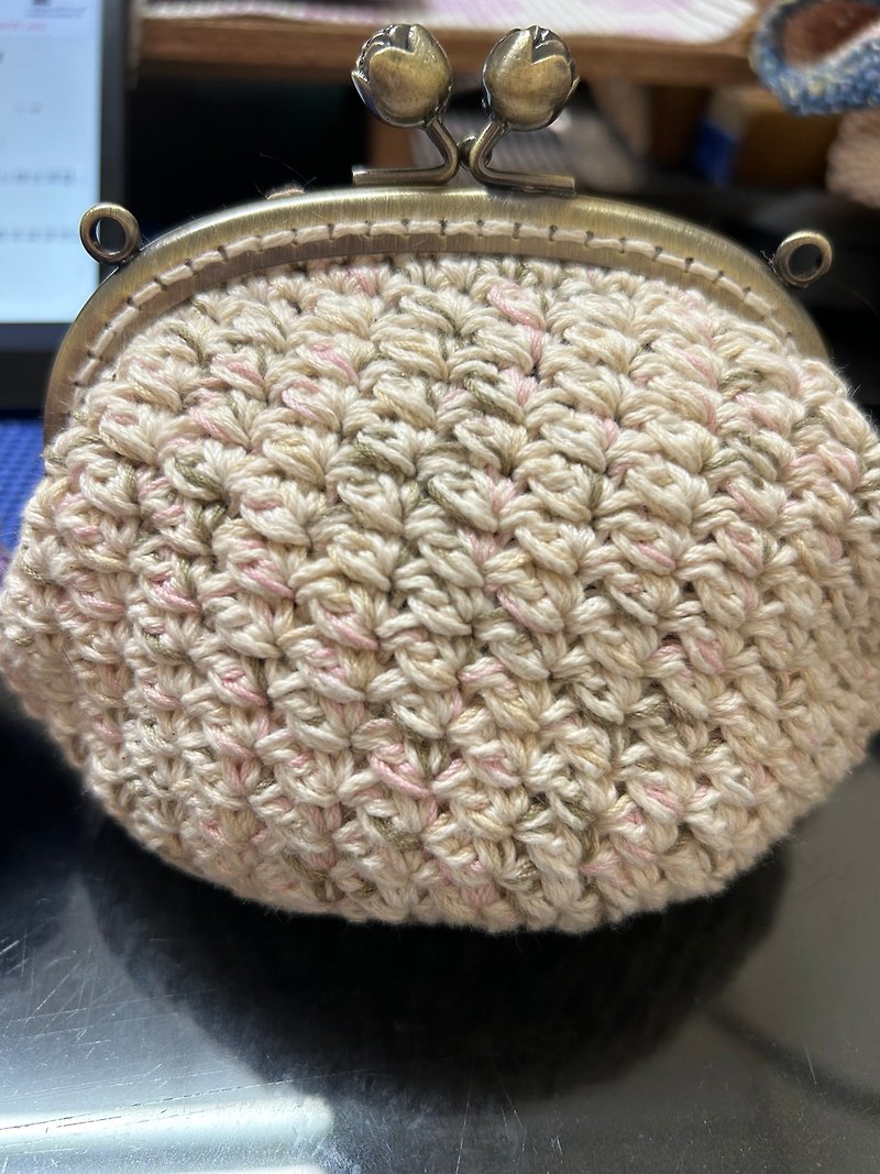 Hand Woven Rose Gold Side Bag - กระเป๋าแมสเซนเจอร์ - ผ้าฝ้าย/ผ้าลินิน 