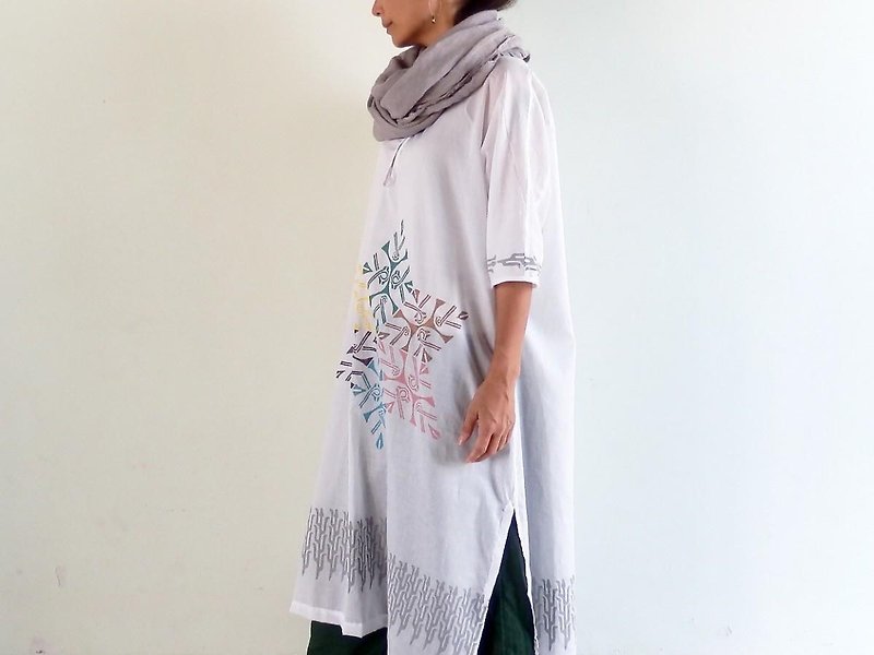 Long shirt dress of woodcut print - ชุดเดรส - ผ้าฝ้าย/ผ้าลินิน 
