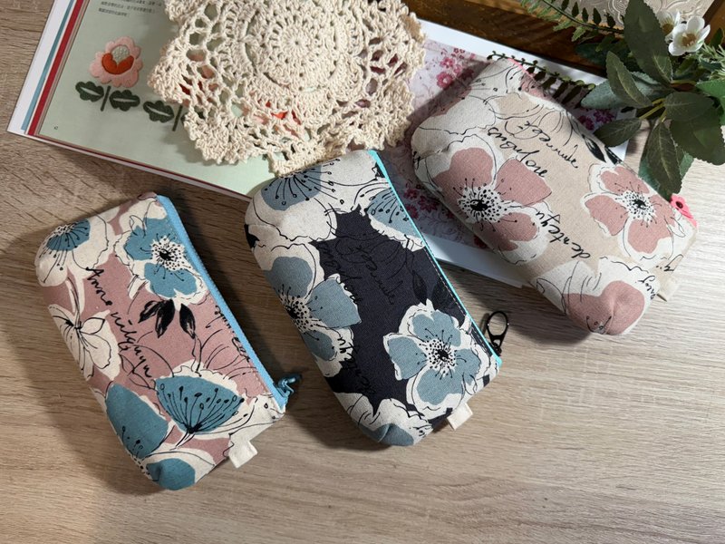 【現貨】花語慢寫/手作布藝拉鍊小物包系列 3色 - 化妝包/收納袋 - 棉．麻 