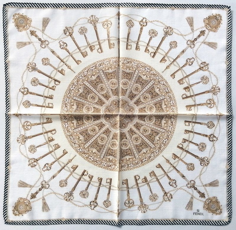 Fendi Vintage Handkerchief Antique Skeleton Keys 20 x 19.5 inches - 手帕 - 棉．麻 卡其色