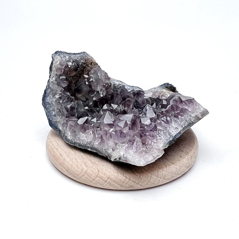 Maze. Degaussing, one picture, one thing, heals noble people who have natural mineral deficiencies l Amethyst block with nest l - Items for Display - Crystal Purple