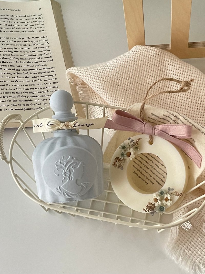 [Fragrance Elf] Valentine's Day Queen's Perfume Diffuser Stone+ Fragrance Dried Flower Wax Chip Gift Box - Candles & Candle Holders - Wax White