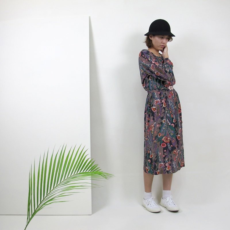 │ │ bring priceless knew VINTAGE / MOD'S - One Piece Dresses - Other Materials 