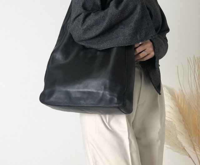 日本直送 名牌中古包 】PRADA プラダ ロゴ レザー ホーボー