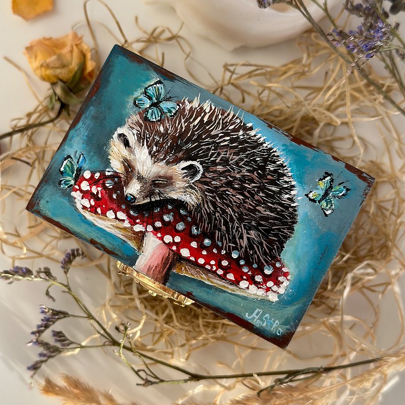Hand-painted mini wooden box Hedgehog, Small jewelry wooden box, Woodland animal - 居家收納/收納盒/收納用品 - 木頭 咖啡色