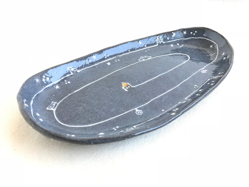 Oval shaped plate, way back, detour - Plates & Trays - Pottery Blue