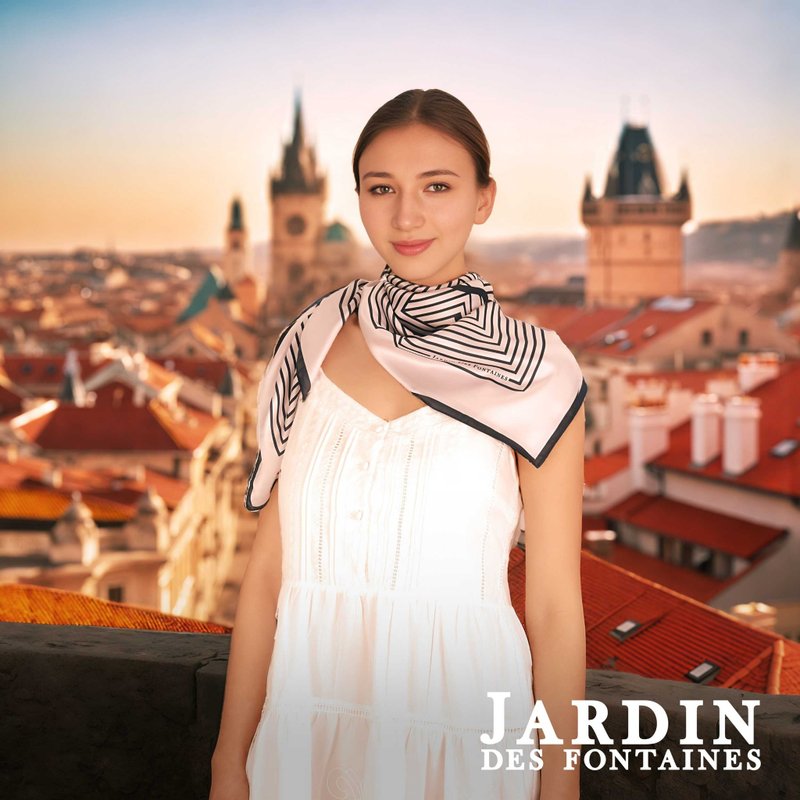 空中的浪漫大方巾絲巾90厘米 Jardin Des Fontaines - 絲巾 - 聚酯纖維 黑色