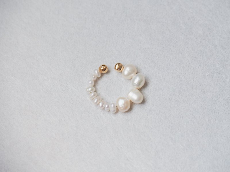 Pearl adjustable gold earcuff | single side - ต่างหู - ไข่มุก ขาว