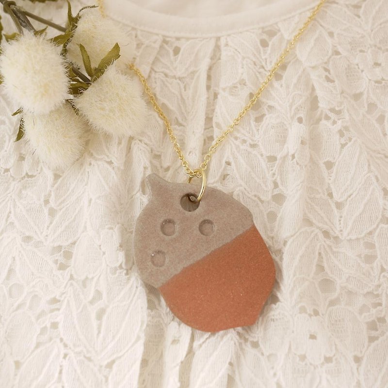 Acorn necklace 【Dots ball】 / Acorn necklace 【Polka dot】 - สร้อยคอ - ดินเผา สีนำ้ตาล