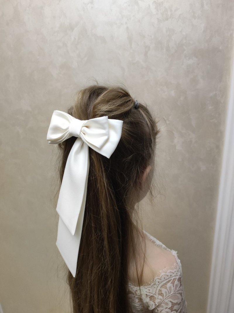 Satin bow clip, hair accessory. - 領帶/領帶夾 - 其他材質 多色