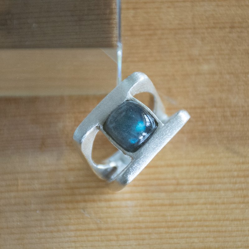 Designer original handmade labradorite sterling silver ring Hong Kong code No. 12 - แหวนทั่วไป - เงินแท้ สีเงิน