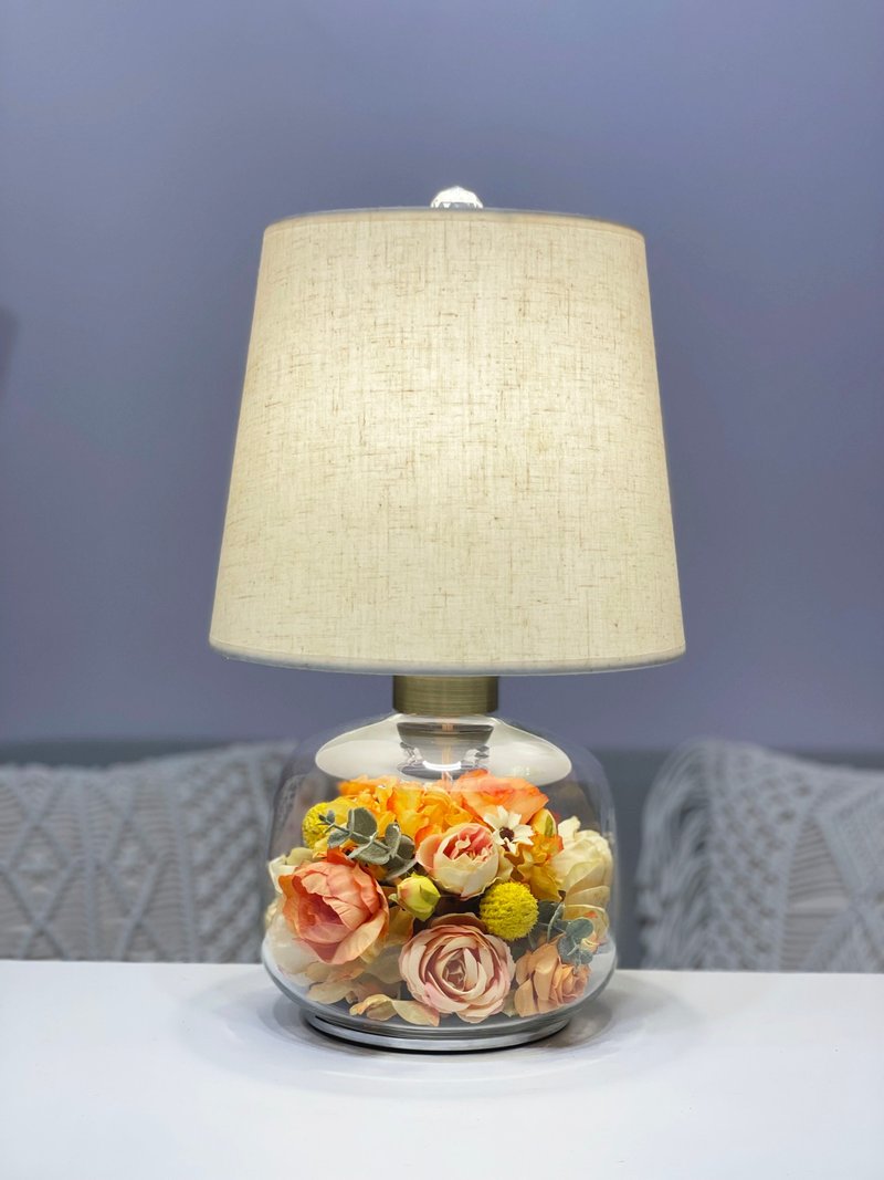 In stock [Simulation Flower Glass Seat Lamp] Home Furnishings Desk Lamp Book Lamp - โคมไฟ - แก้ว 