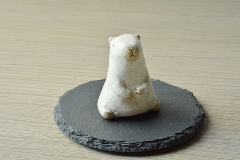 Rainbow-neo Capybara sitting pose - Items for Display - Pottery 