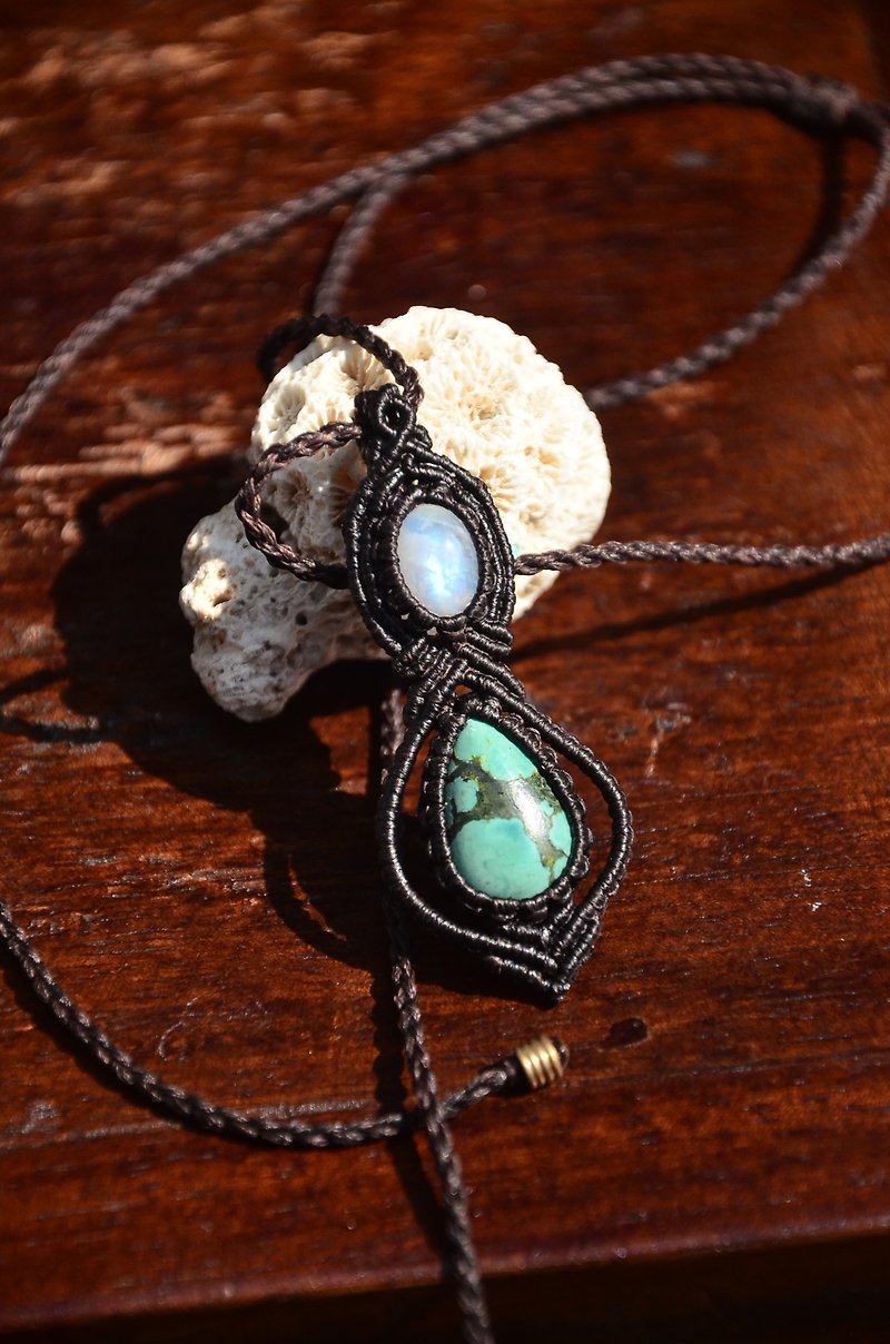 Moonstone  & turquoise Jewelry Macrame Necklace - สร้อยคอ - เครื่องเพชรพลอย สีน้ำเงิน