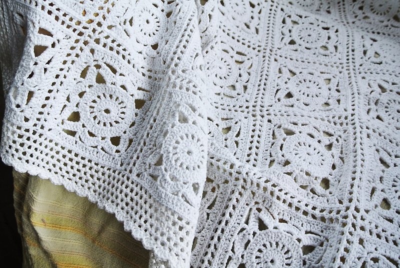 嬰兒毯 White lace crochet baby blanket Cotton knitted crib blanket for newborn - 滿月禮物 - 棉．麻 白色
