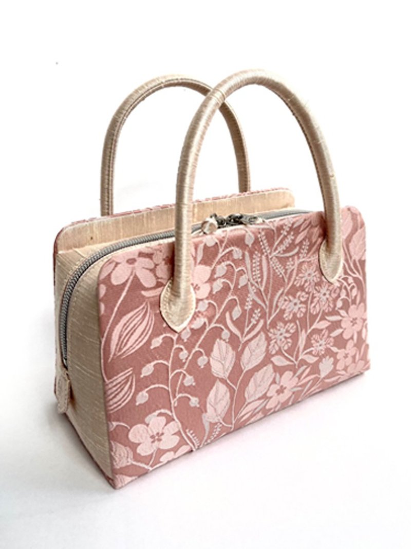 Rikyu bag matelasse pink M size Rikyu bag - กระเป๋าถือ - เส้นใยสังเคราะห์ สึชมพู