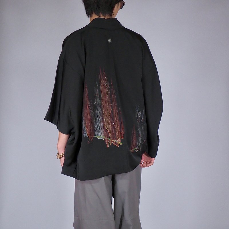 【日本製】日本復古羽織抽象梅花刺繡、和服羽織、街頭服飾 - 男夾克/外套 - 絲．絹 黑色