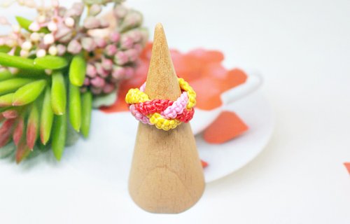 Bywe※手創飾物 <旋轉朵朵>-手編蠶絲蠟線戒指系列-//可以自選顏色//
