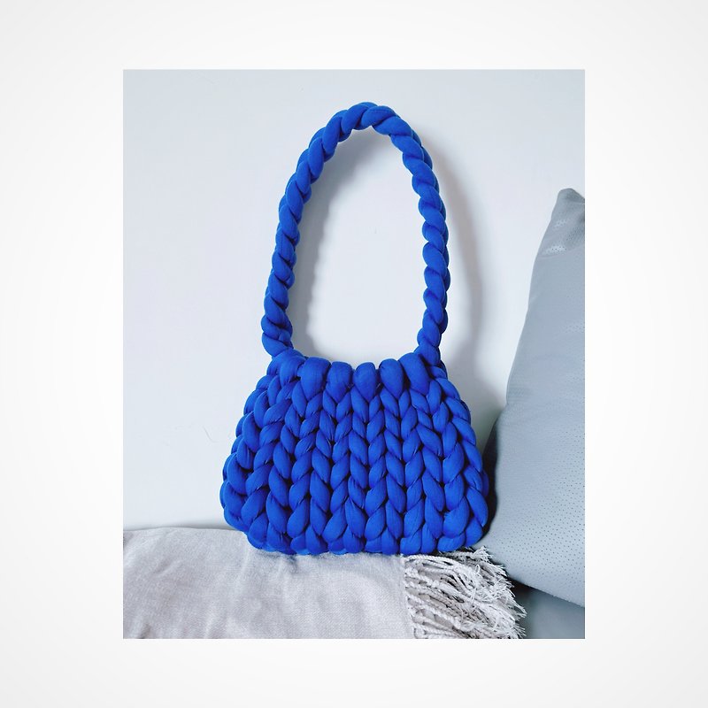 Extra thick cotton thread woven cloud bag - กระเป๋าถือ - ผ้าฝ้าย/ผ้าลินิน สีน้ำเงิน