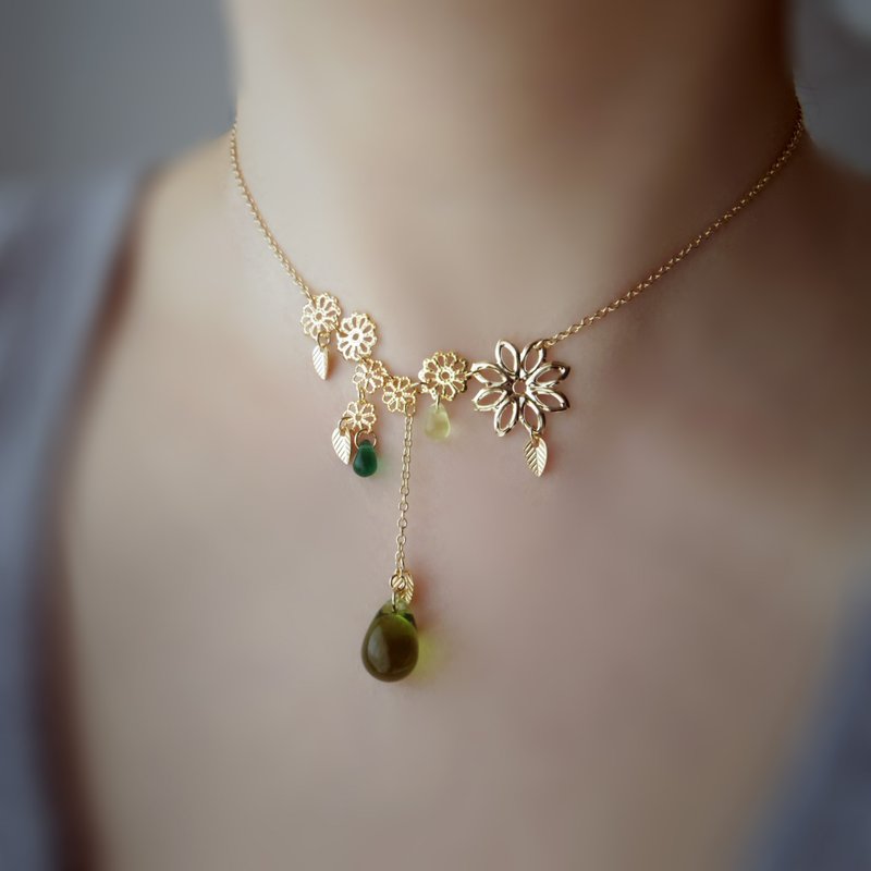 Necklace: Rest in the Green Shadow - Necklaces - Glass Green