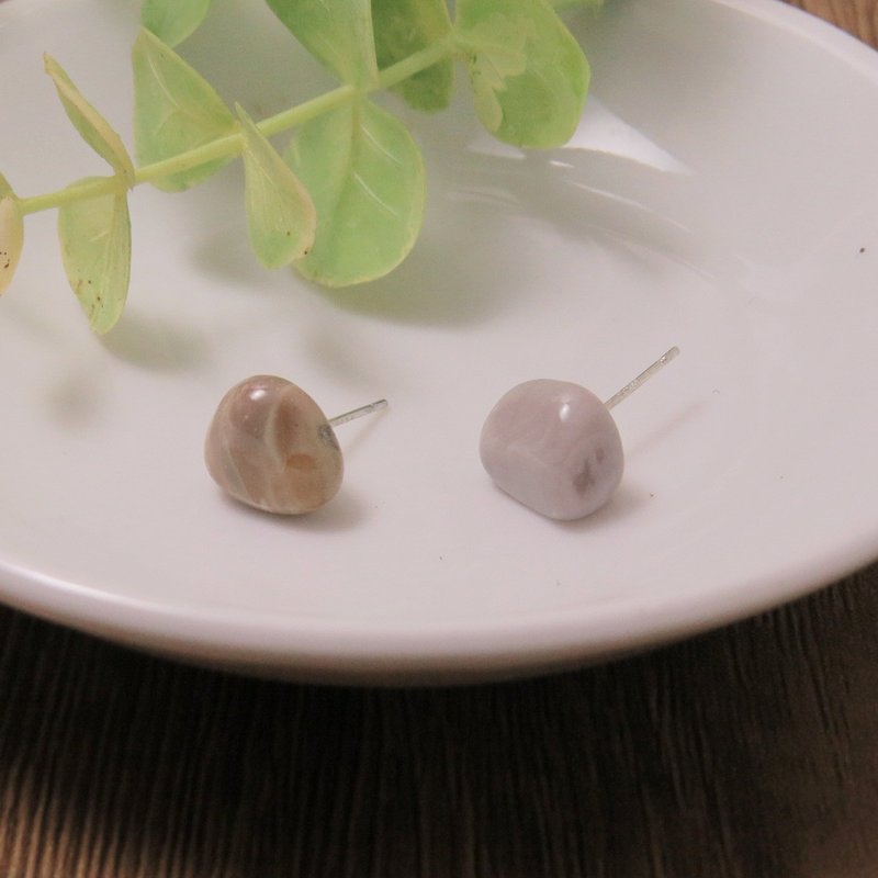 Gemstone series/ A pair of Morandi color natural agate earrings (light pink)/ 925 Silver - ต่างหู - โลหะ สีเงิน