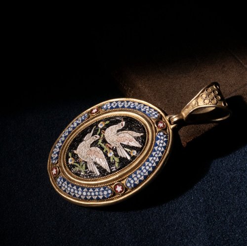 1870年代のイタリア製マイクロモザイクホワイトペンダント - ショップ