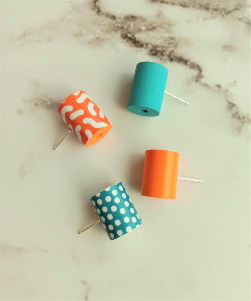 ピアス_カラフルドラムビーズ PICCOLO_同シリーズで付け替え可能 - ピアス・イヤリング - 紙 ブルー