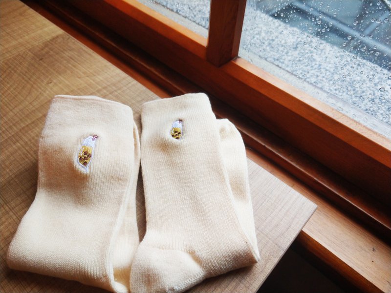 (畢業禮物推薦)珍珠奶茶 刺繡襪│台灣製 - 襪子 - 棉．麻 黃色