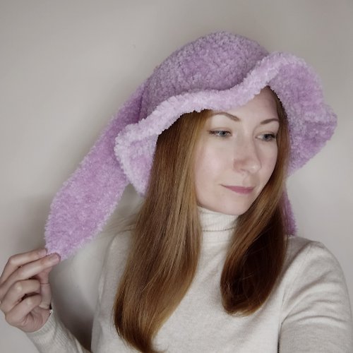 Alternative Crochet Boutique 帶兔耳朵的毛茸茸漁夫帽。 毛茸茸的兔子水桶帽鉤針編織