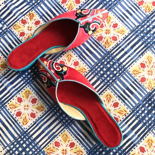Suzhou Cobblers 摩登繡鞋 西藏手繡平底鞋無包跟/拖鞋 繡花 刺繡 蘇繡 絲綢 緞面 手工繡