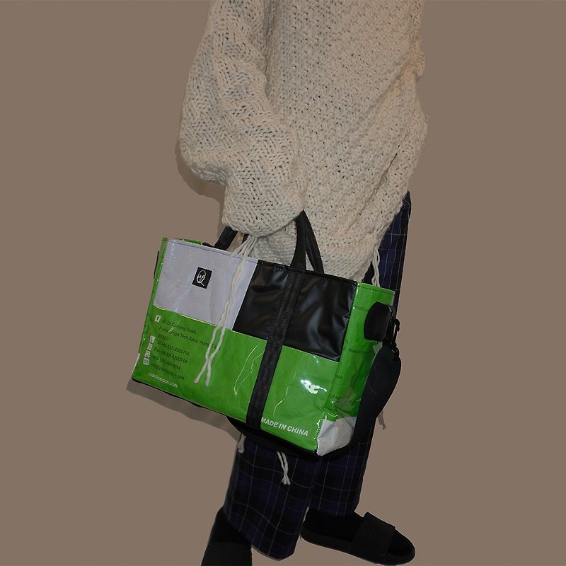 原創回收蛇皮袋拼接撞色高級感男士女士包袋托特包環保低碳新活法 - 手袋/手提袋 - 其他材質 多色