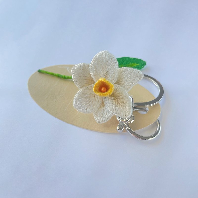 [Echizen Narcissus] Bouquet Keychain Brooch | Three-dimensional embroidery flowers - Brooches - Cotton & Hemp 